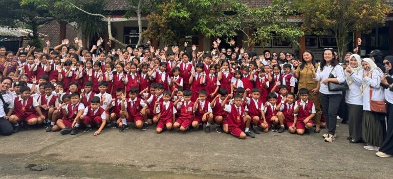 Riset dan Praktik Pembelajaran di Sekolah Dasar